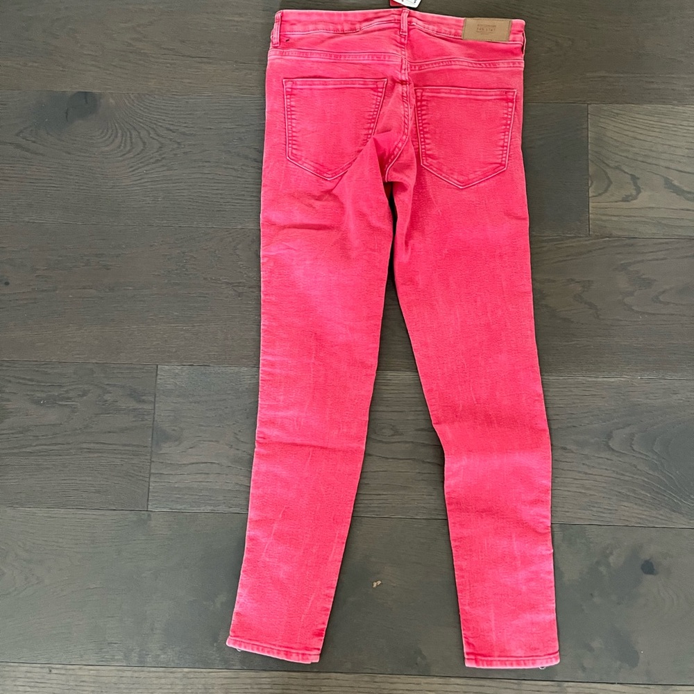 H & M stretchy denim NWT sz 6